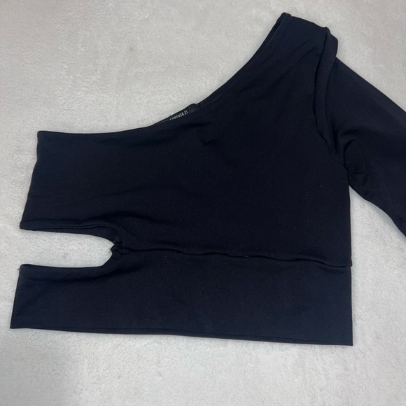 Forever 21 Elegant Black Top - Picture 2 of 4